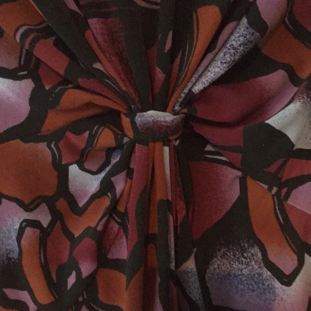 Beautiful blouse - Picture 2 of 2